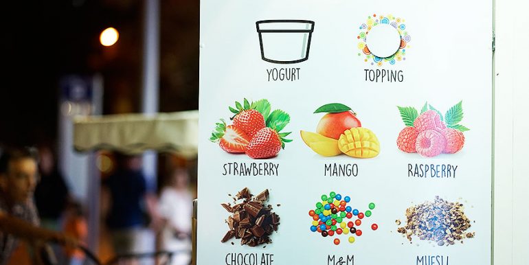 Frozen Yoghurt Smoothie Ice Cream Shop Can Pastilla Playa Palma Mallorca rent sale transfer