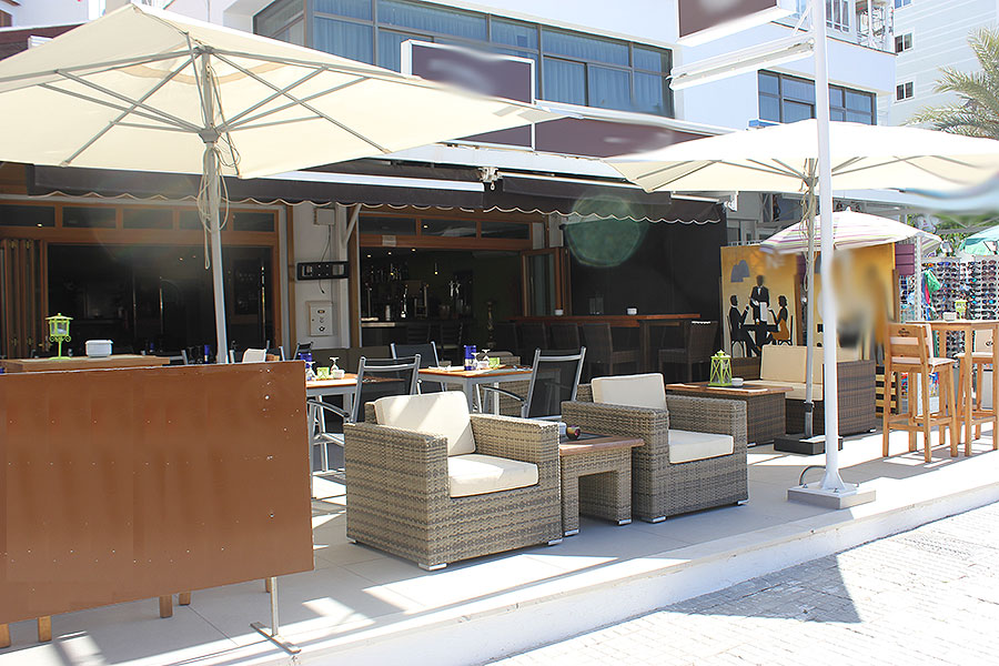 Modern renovated restaurant – cafe – bar directly in Santa Ponsa, southwest Mallorca